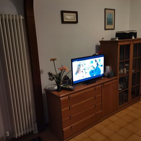 Camera In Appartamento Pordenone Buitenkant foto